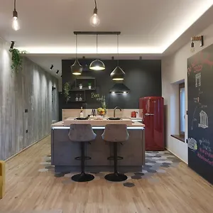 De 2020 With Free Parking Apartment Pula